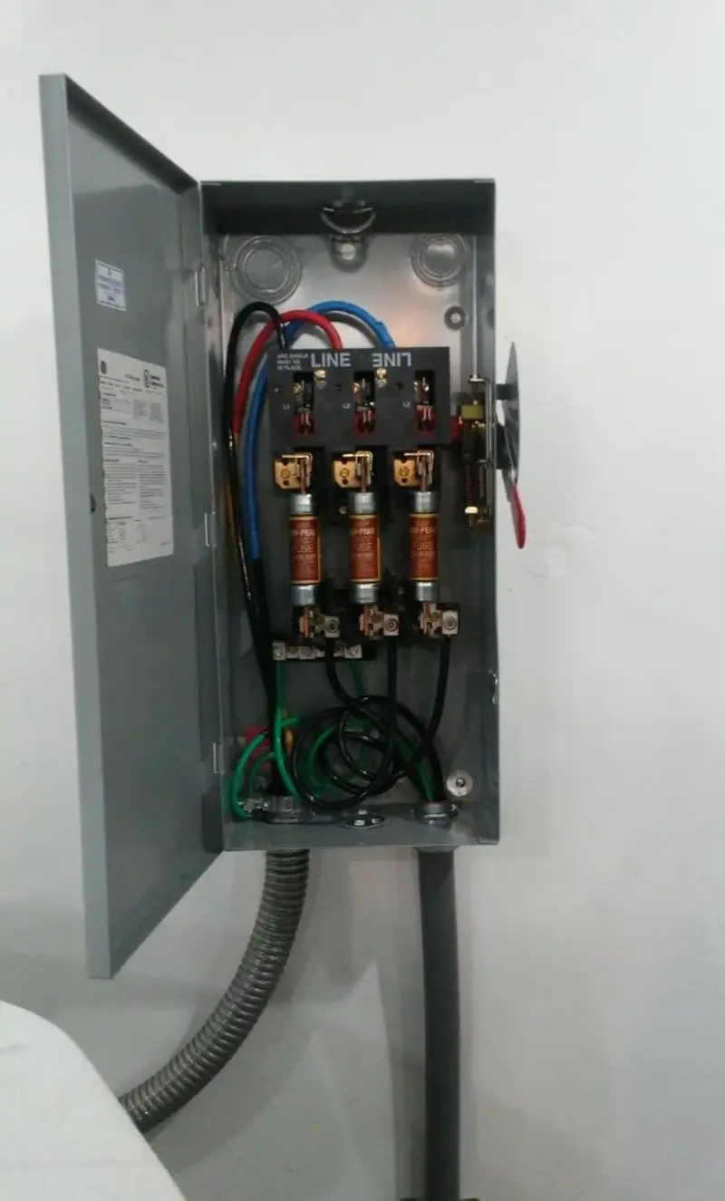 Three-phase disconnect switch installed for Smoke Detector Installation in Hoffman Estates